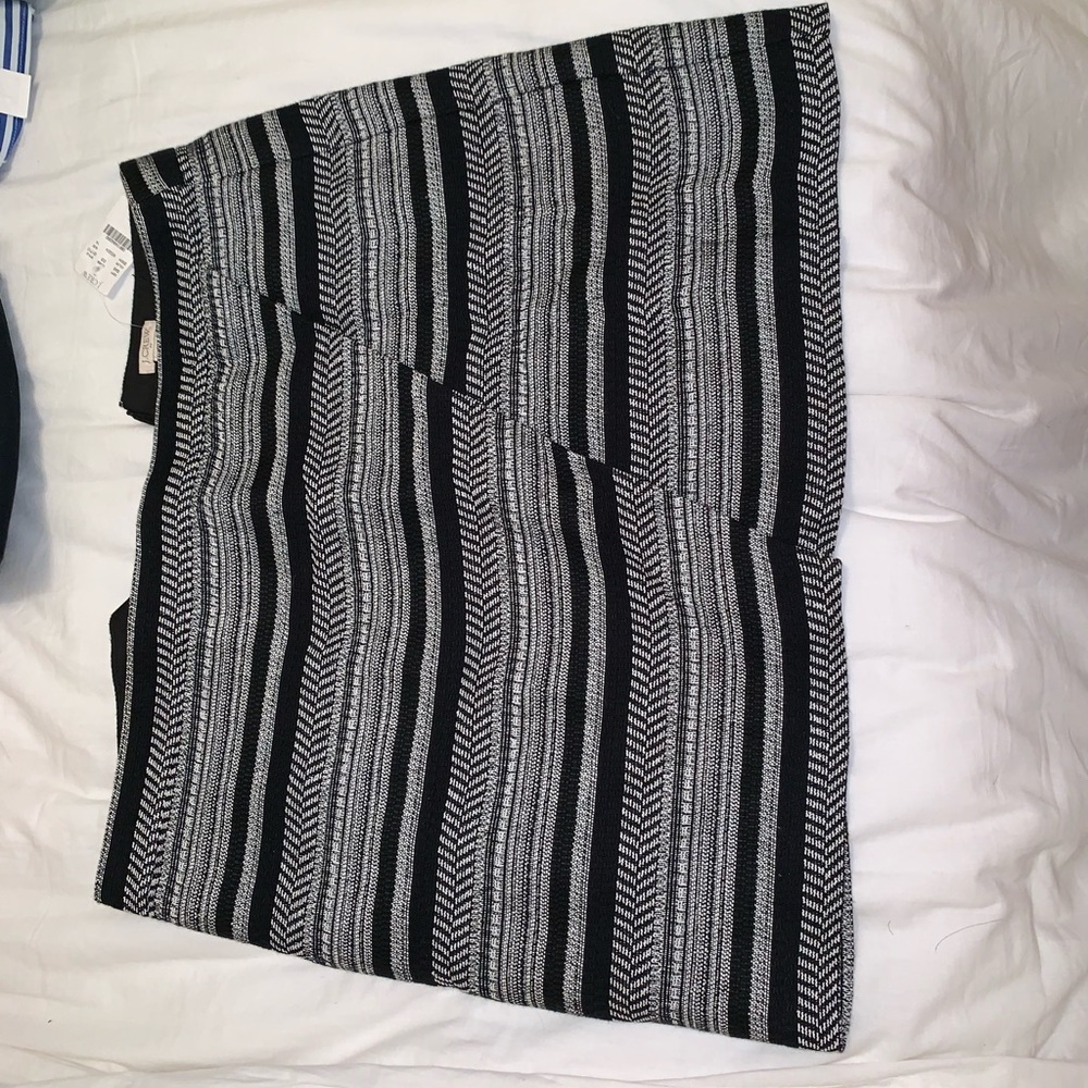 Black and white J.Crew pattern skirt
